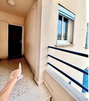 Property grounds - Spacious, bright studio apartment, 33 m², Juan-les-Pins (Antibes)