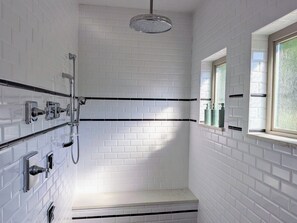 Bathroom - Stone House Guest Suite- with private courtyard (Young Harris)