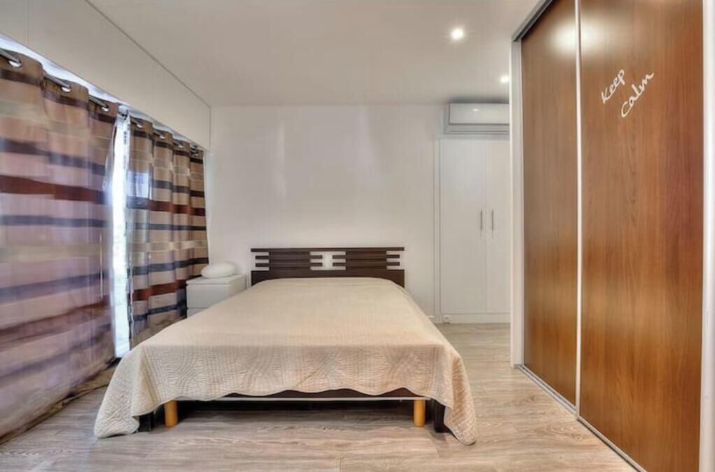 3 chambres, fer et planche à repasser, Wi-Fi, literie fournie