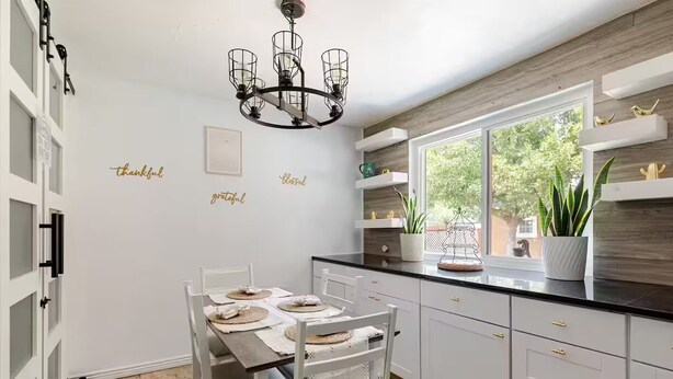 Dining - Spacious 4-bedroom house in welcoming Thornton, Cozy for families to relax. (Thornton)