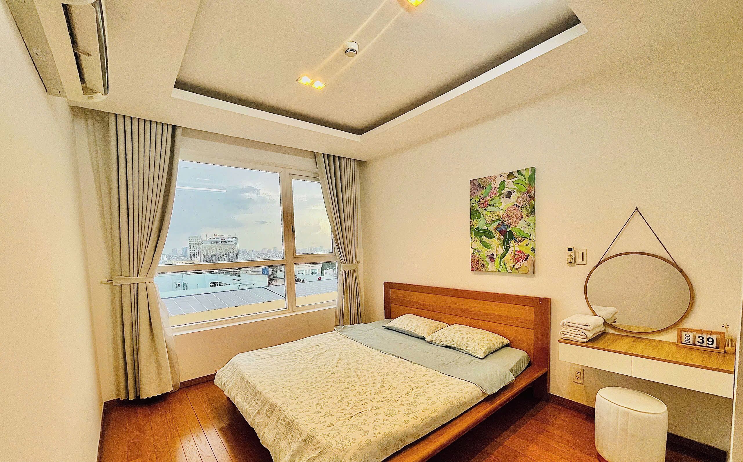 Classic Apartment, Balcony, City View