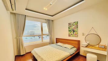 Classic Apartment, Balcony, City View