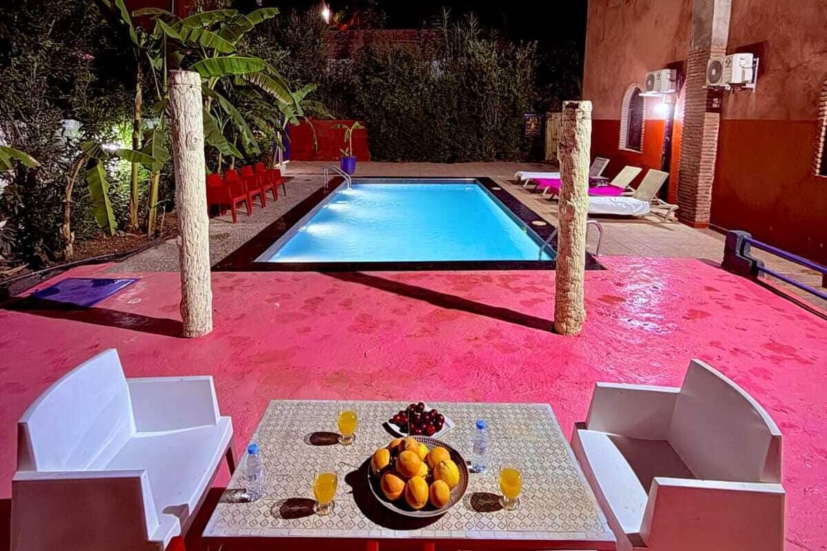 Double Room, Patio, Courtyard View | Iron/ironing board (on request), WiFi (free)