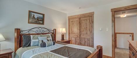 2 chambres, fer et planche à repasser, draps fournis