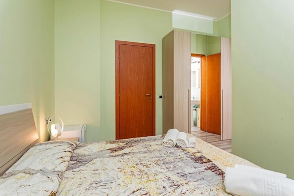 Desk, WiFi (free) - Seaside&City (Catania)
