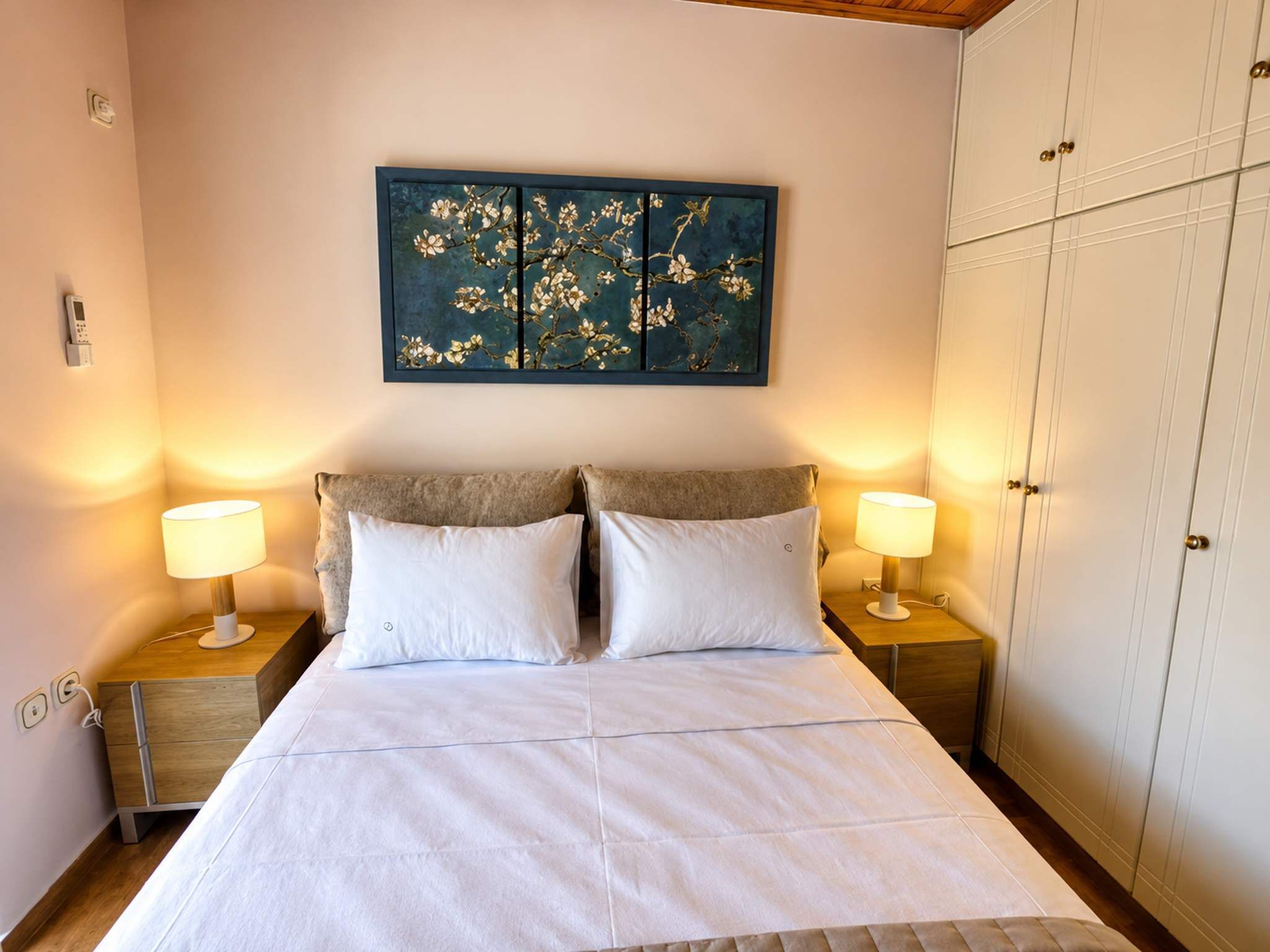 3 bedrooms, desk, iron/ironing board, WiFi