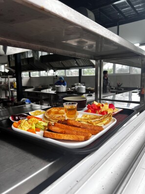 Desayuno típico de la región gratuito y diario