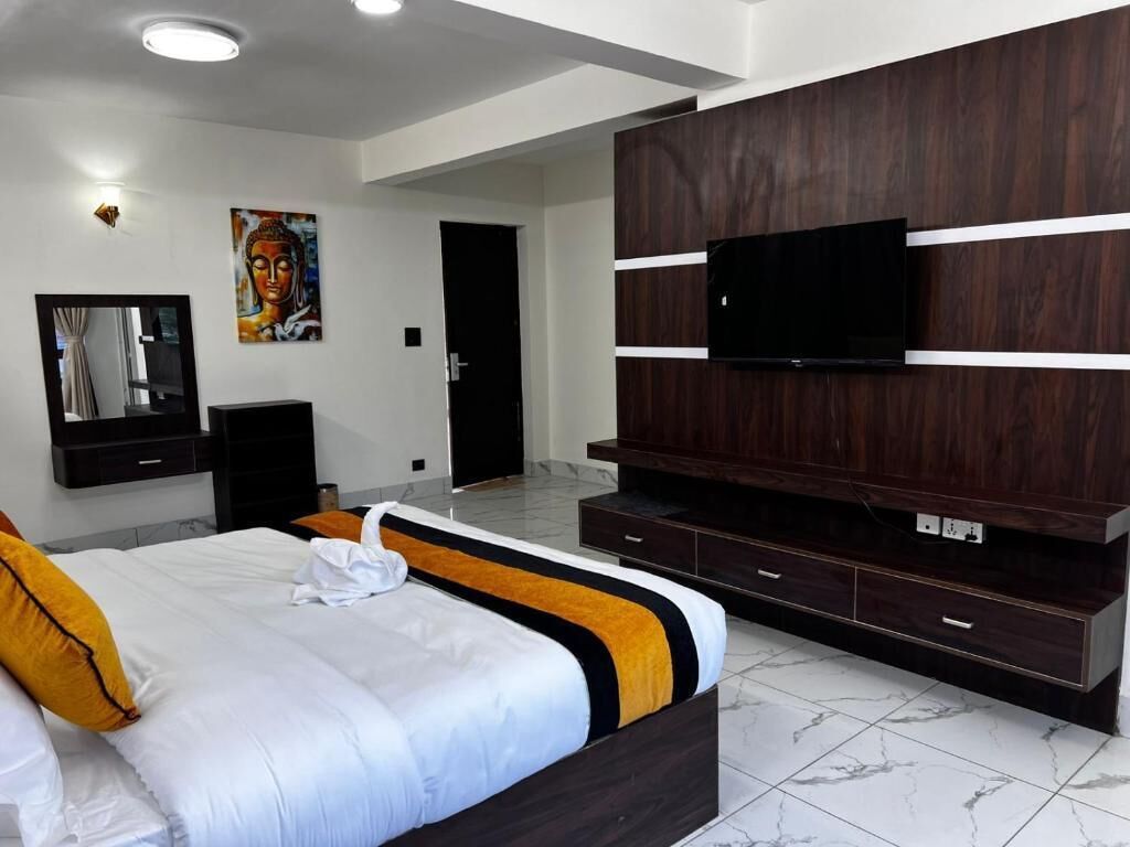 Blackout drapes, WiFi (free)