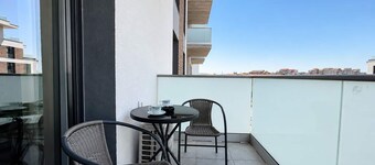 Flat Olive Hill in Oradea with Private Parking • Fast WiFi • Self Check-in • AC