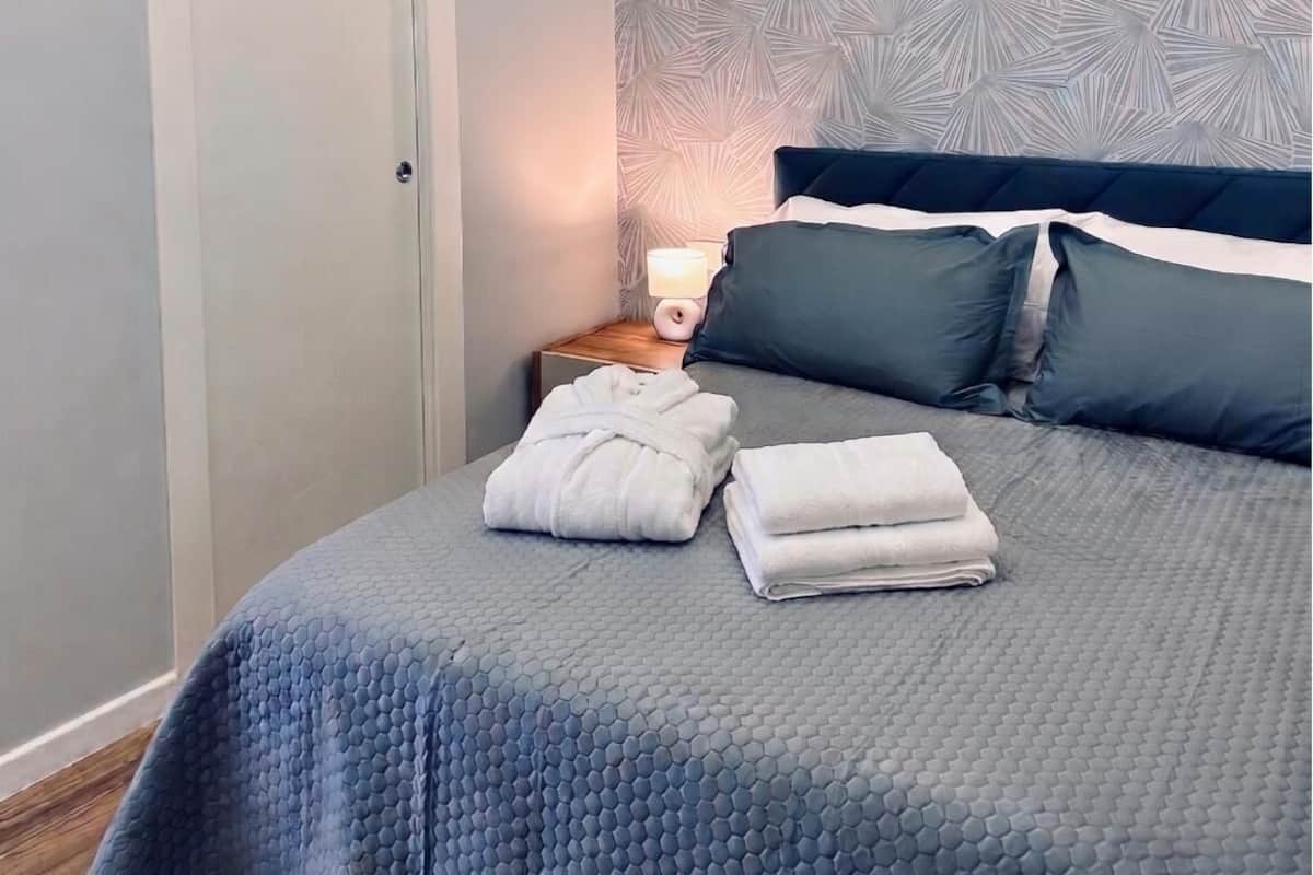 Comfort Double or Twin Room, Balcony | Desk, laptop workspace, soundproofing, iron/ironing board