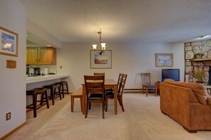 Dining - Atrium 207 in Breckenridge (Breckenridge)