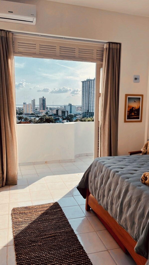 Iron/ironing board, Internet, bed sheets - Charming apartment in the heart of Belém. (Belém)