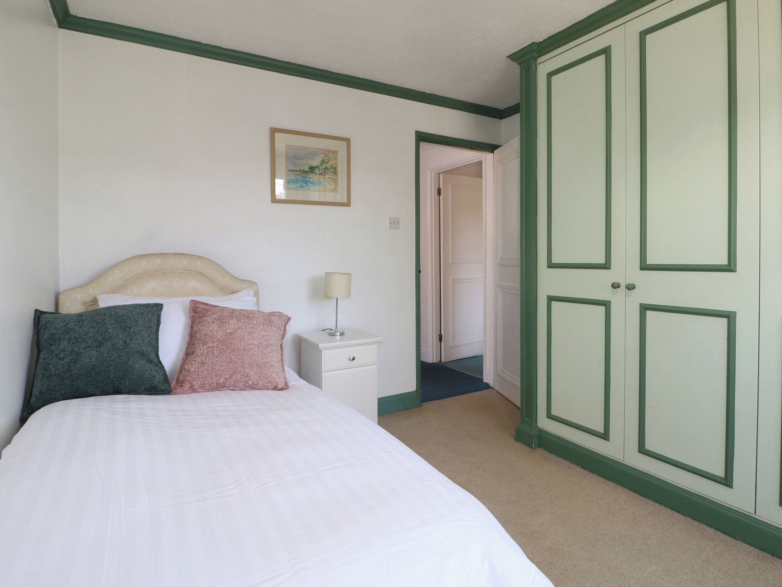 Cottage | 2 bedrooms, free WiFi, individually decorated, individually furnished