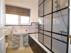 Shower - Sussex Close (New Malden)