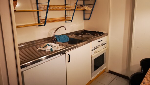 Coffee/tea maker, fridge, oven, stovetop - PUNTA ALA: SUNSET WITH A SEA VIEW! Air conditioning + Parking + Blue Flag beaches! (Punta Ala)