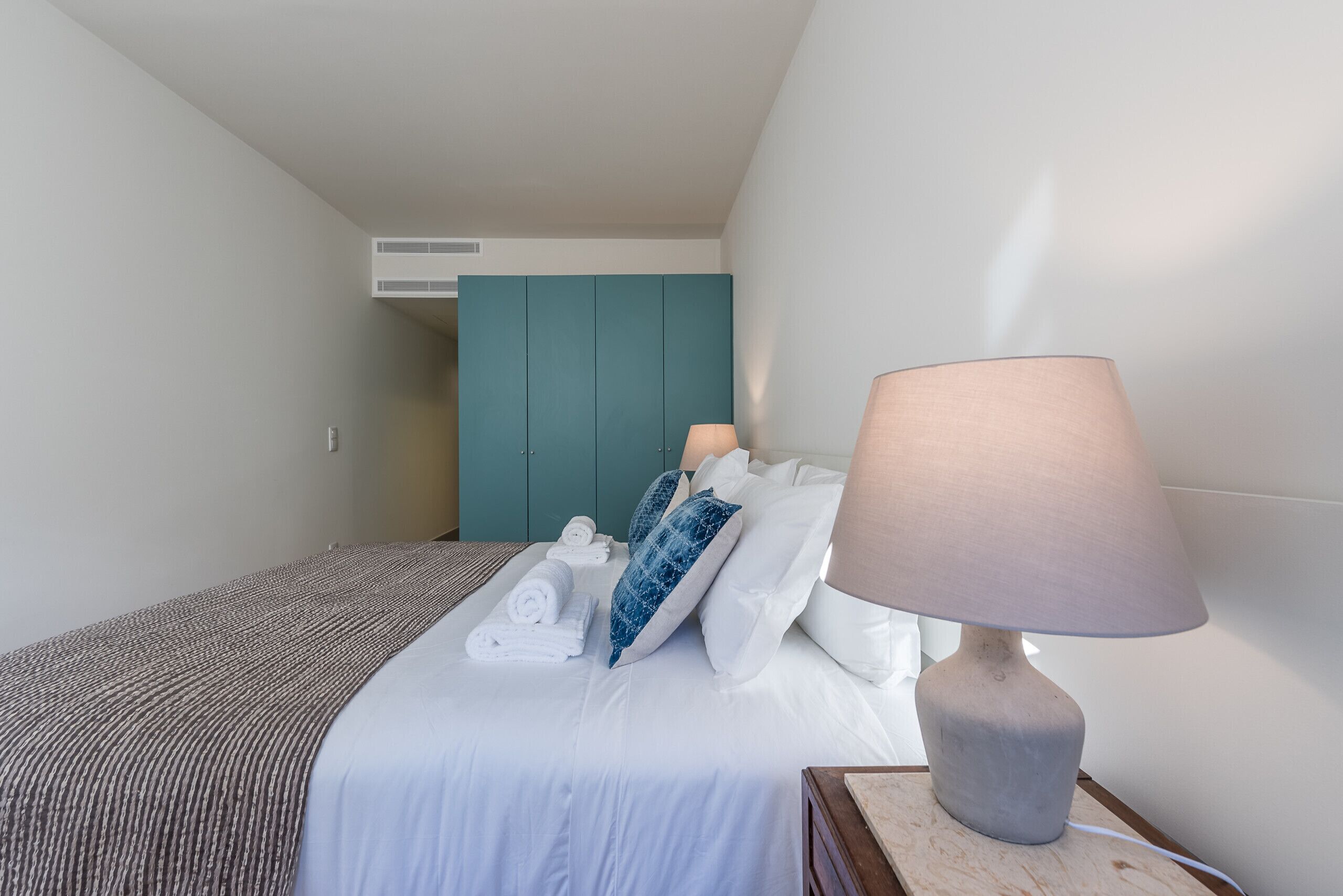 1 chambre, fer et planche à repasser, accès au Wi-Fi (inclus)