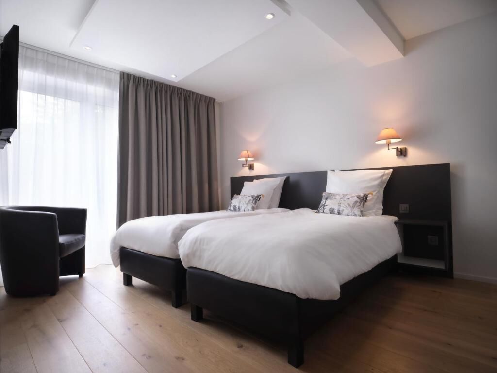 Chambre TWIN | Cofres nos quartos, cortinas blackout, quartos à prova de som
