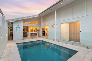 Indoor pool - The Gables - Pool - Fire & Luxury (Tighes Hill)