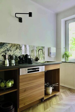 Coffee/tea maker, fridge, stovetop, cookware/dishes/utensils - Apartment 2 with garden views Letnisko Polanczyk (Polańczyk)