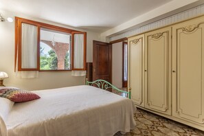 2 habitaciones, tabla de planchar con plancha y wifi 