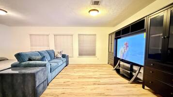 Smart TV, books, stereo