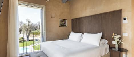 Deluxe Apartment, Hill View