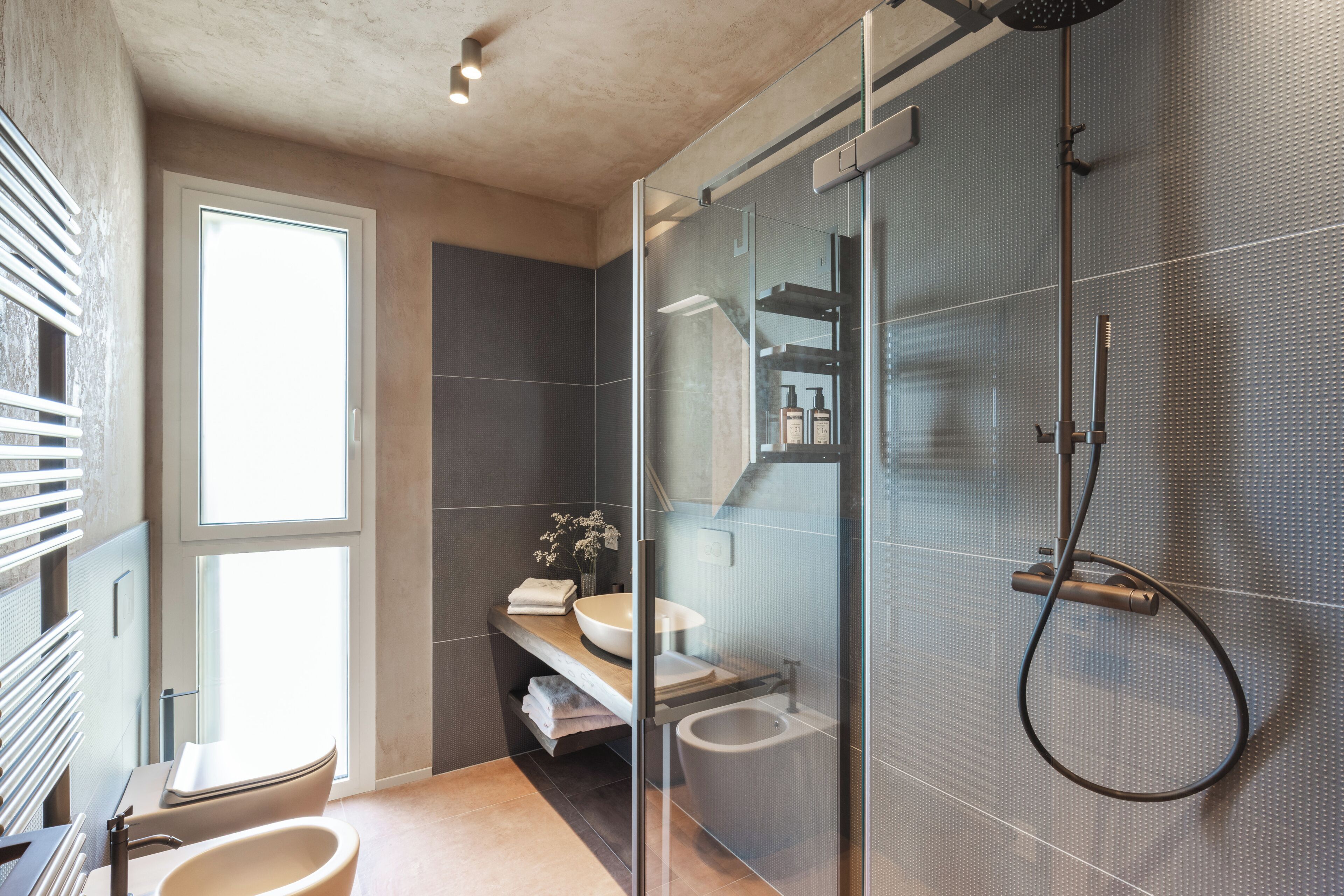 Towels, soap, shampoo, toilet paper