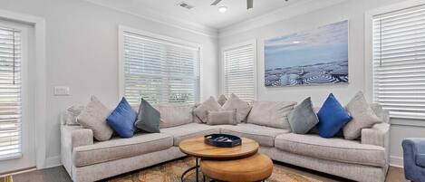Casa, varias camas (Lowcountry Lux, 5 min to Beach, 7 min) | Área de sala de estar