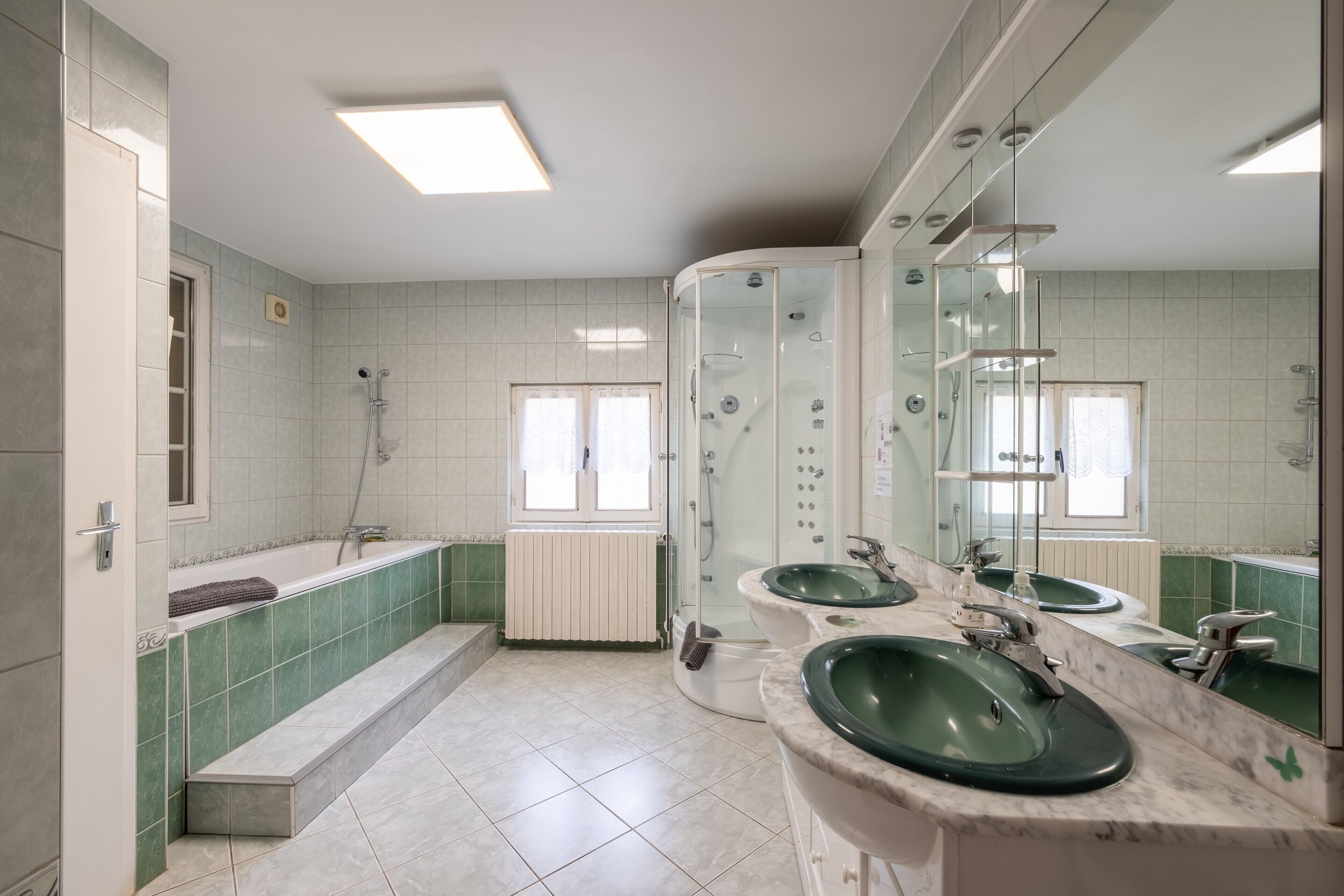 Een douche, een haardroger