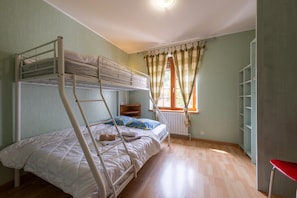 3 Schlafzimmer, Bügeleisen/Bügelbrett, WLAN