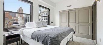 2 BR Iconic Detroit High-Rise Loft