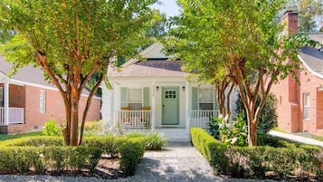 House, Multiple Beds (Charleston Oasis with Hot Tub, Mins t) | Exterior