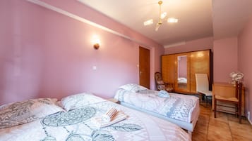 2 makuuhuonetta, silitysrauta/-lauta, Wi-Fi