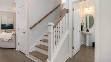 House, Multiple Beds (Southern Charming New Home-Mins to Be) | Interior