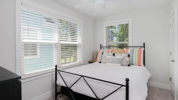 House, Multiple Beds (Southern Charming New Home-Mins to Be) | 4 bedrooms