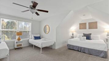 Casa, varias camas (The Cozy Vibes-6 beds-Fenced in Backy) | 4 habitaciones