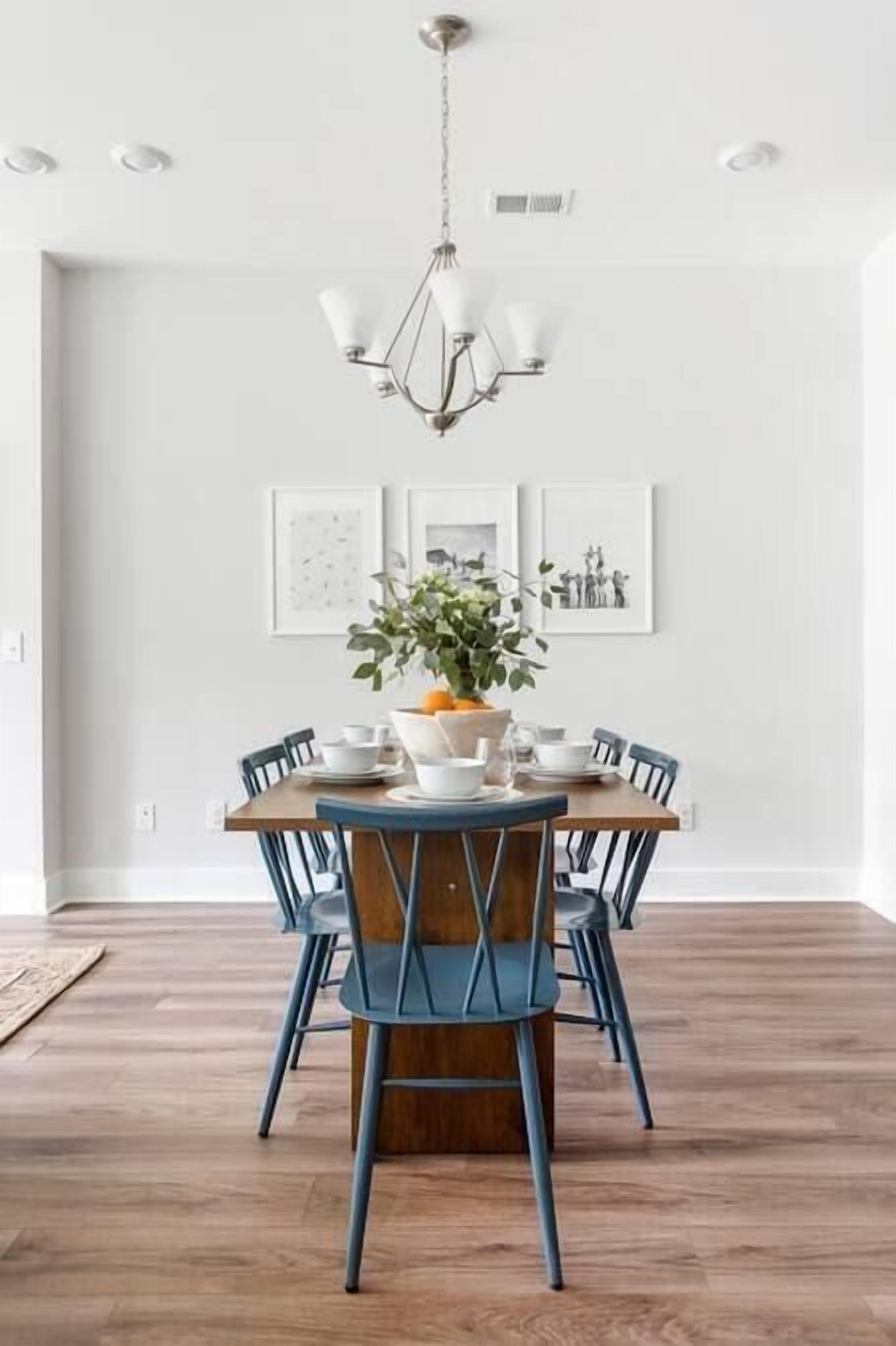 House, Multiple Beds (The Trendy In Park Circle Mins to DT ) | Dining