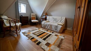 Interior - La Mainguy Guest Rooms (Ruca)