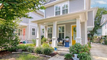 House, Multiple Beds (Holy City Charm-Mins To Dtwn-Beach & ) | Exterior