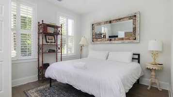 House, Multiple Beds (Holy City Charm-Mins To Dtwn-Beach & ) | 4 bedrooms