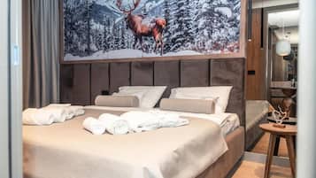 Apartment, Balcony, Mountain View | In-room safe, WiFi (free)