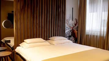 In-room safe, free WiFi