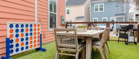 House, Multiple Beds (Happy Ours, Mins to Park Circle, Dtwn) | Outdoor dining