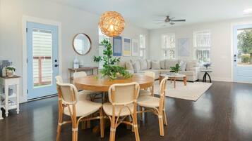 Ferienhaus, Mehrere Betten (Happy Ours, Mins to Park Circle, Dtwn) | Speisen