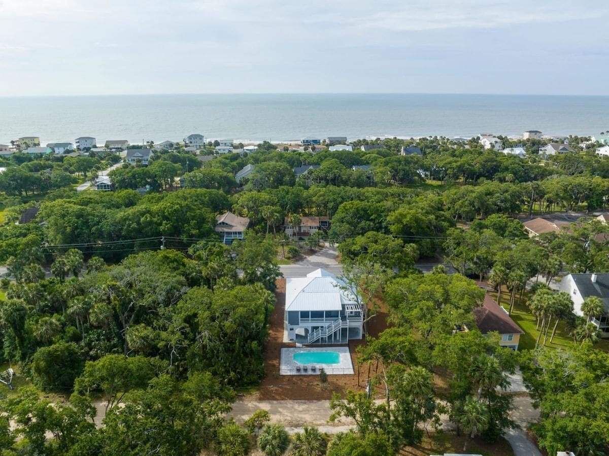 House, Multiple Beds (Jungle House-Heated Pool-Pet Friendly) | Exterior