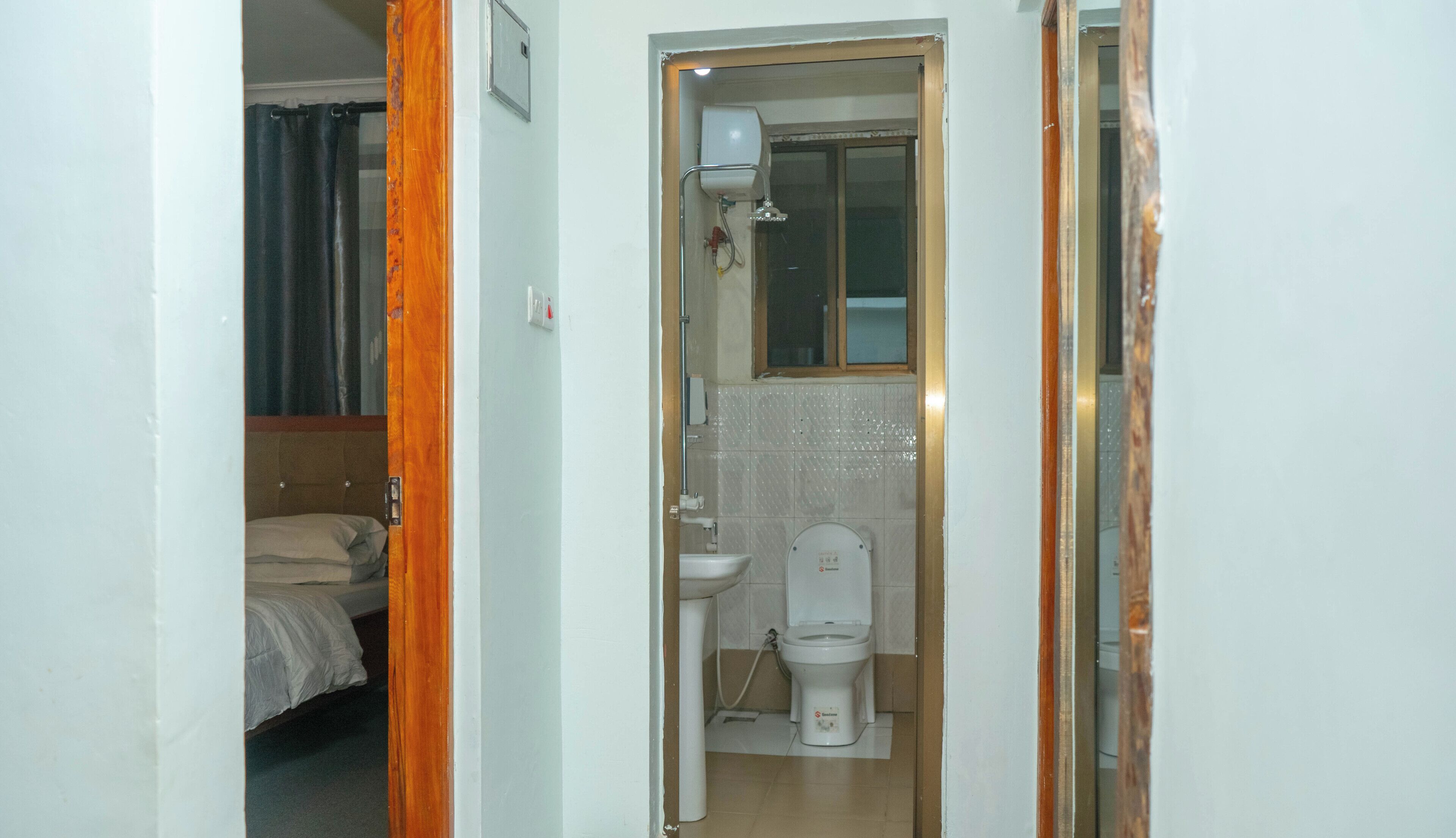 Shower, bidet, towels, soap