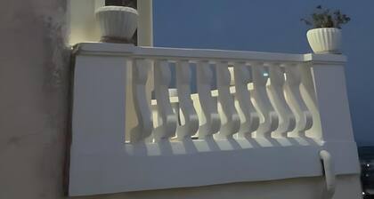 Apartment 'A' with Sea View, Private Terrace and Wi-Fi