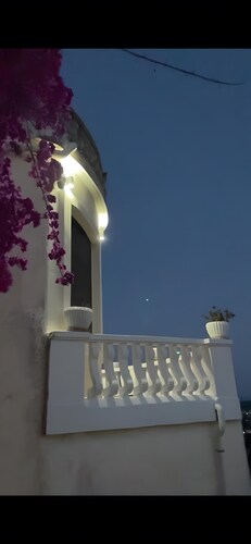 Apartment 'A' with Sea View, Private Terrace and Wi-Fi