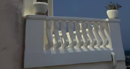 Apartment 'A' with Sea View, Private Terrace and Wi-Fi