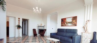 Apartment 'A' with Sea View, Private Terrace and Wi-Fi
